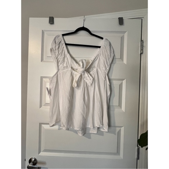 Old Navy Off the Shoulder white linen top with darling tied bow in the back - Picture 2 of 3